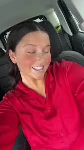 Anna Pifer's Instagram, Twitter & Facebook