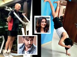 In the clip, his mom pinky roshan is seen lifting weights. Hrithik Roshan Would Decimate Every Last Cigarette From This Planet