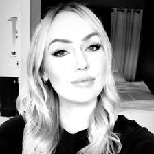 Danielle Christensen (danielllejc)