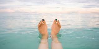 One possible anatomical cause if it is associated with pain in the forefoot on the underside can be squashed toes. 9 Things Your Feet Could Be Trying To Tell You Huffpost Life