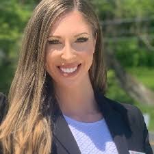 Lauren Dent's Instagram, Twitter & Facebook