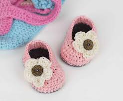 Easy crochet baby booties, # 2386more baby bootie videos: Little Daisy Crochet Baby Booties Free Pattern Croby Patterns