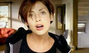 Nathalie holscher bongkar motif mantan sebar video syur dirinya dan manajer. Natalie Imbruglia Birthday Special Rewind With Her Chartbusting Song Torn Video India Com