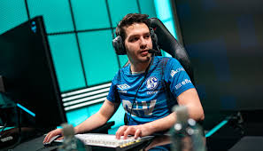 Schalke 04 esports is the esports department of football club fc schalke 04. Schalke 04 Esports Before Changing Course Hope For Improvement In Lec Esportsplus