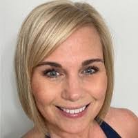 Julie Maddox's Instagram, Twitter & Facebook