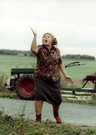 Köyün öğretmeni bir öneride bulunur ama bu işe yarayacak mıdır? Slavnosti Snezenek Fotka