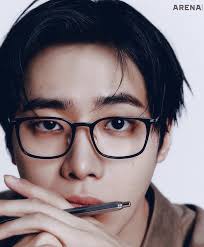 ARENA KOREA 2025.3 @arenakorea _ Photographer. Songyi Yoon @songgge Model.  Young-Woo Choo @cu.young _ #ARTHUBTEO #agencyteo #TEO #photographer #arena  #arenakorea #magazine #fashion #beauty #jewelry #hair #makeup #추영우