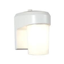 Cooper Lighting 13 Watt Cfl Dusk To Dawn Light In White Walmart Com Walmart Com