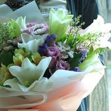Bouquet of flowers online delivery. Lily Rose Bouquet Flower Delivery Seoul Flower Chocolate Snacks And Gift Delivery In Seoul And South Korea Korea S Most Trusted Online Flower And Gift Store With English Service And 350 Reviews
