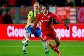 Saat ini, ezra bermain bersama klub ajax amsterdam sebagai striker dan juga dia merupakan salah satu bomber muda timnas belanda. Ezra Walian Senang Bisa Kembali Gabung Timnas Vivagoal Com