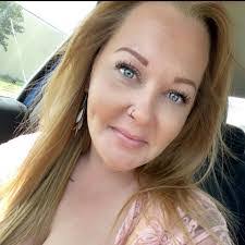 Haley Knott's Instagram, Twitter & Facebook