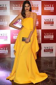 Hero lead pair sooraj pancholi and athiya shetty visited mithibai college and promoted their upcoming bollywood debut by interacting with students. Athiya Shetty S Complete Style Evolution Athiya Shetty Looks Vogue India Vogue India