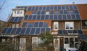 Op dit moment zijn zonnedakpannen echter nog vrij kostbaar en minder efficiënt. Vijf Keer De Mooiste Zonnepanelen Blog Energievergelijken Nl