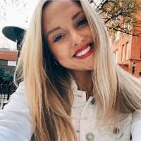 Kristin Farwell's Instagram, Twitter & Facebook