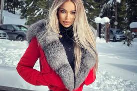 Informatii proaspete culese de jurnalisti cu experienta editoriala! Bianca DrÄƒguÈ™anu O NouÄƒ Schimbare De Look Cum AratÄƒ Acum Vedeta