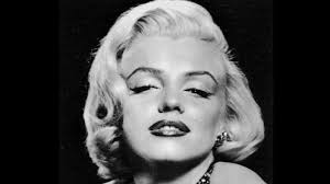 Marilyn monroe), урождённая но́рма джин мо́ртенсон (англ. Marilyn Monroe Phoenix