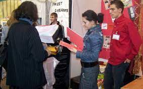 Recrutare, intermediere și plasare forță de muncă. Locuri De MuncÄƒ Pentru Elevi Unde Si Cum PoÅ£i Munci DacÄƒ Nu Ai Implinit IncÄƒ 18 Ani
