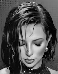 En tu opinion ¿es mejor la voz de Cazzu o la de Angela?