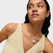 Collar Con Colgante De Plata Y Oro De La Virgen Ma...