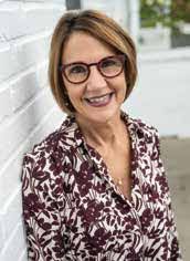 Juanita Simons's Instagram, Twitter & Facebook