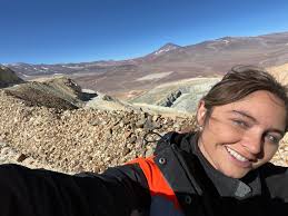 We are looking for TOURISTIC PHOTOGRAPHER in Puerto de Santiago to increase  our team! Immediate onboarding 📸 only residents already in the Island!  40hours/week Nie/tie needed Live near Puerto de Santiago (Split