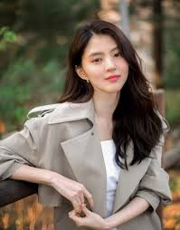 Sosok han so hee bikin emosi setelah memerankan pelakor di the world of the married. Han So Hee Reveals That Her Debt Scandal Was Taken Out By Her Estranged Mother Netizen Buzz Netizenbuzz