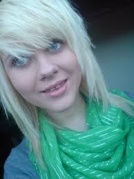 Laura Seed (@ohlalaura)