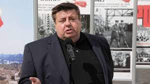 Rozpocząłem twittowanie dnia 15.06.15 o godz.18.42. 7twjwwxixarmpm
