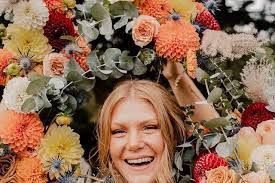 Emily Flowers's Instagram, Twitter & Facebook