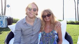 Wyatt russell is an american actor and professional hockey player. Wyatt Russell Opens Up About Mom Goldie Hawn S Spirituality