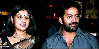 The couple have a daughter but they separated in 2010 due to differences. Robert S Shocking Statement On Vanitha Vijayakumar Affair Tamil News Indiaglitz Com