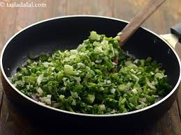 Spring Onion Paratha Recipe Hara Pyaz Paratha Step By Step Recipe Spring Onion Recipes Paratha Indian Food Recipes Vegetarian