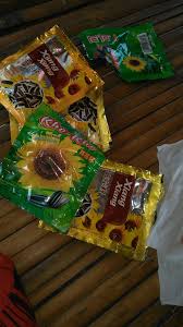 Hai teman teman kali ini aku mau mencoba makan kwaci biji bunga matahari,ternyata enak banget teman teman#kwaci#bijibungamatahari#marsyacj. Kwaci Bunga Matahari Steemit