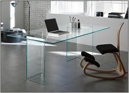 Sleek And Stylish Glass Desks Designalls In 2020 Glass Desk Office Glass Desk Modern Home Office Furniture