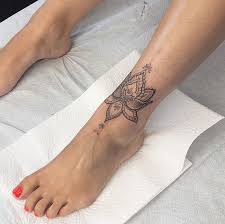 Notitle In 2020 Fusstattoos Ideen Fur Tattoos Knochel Tattoo Design