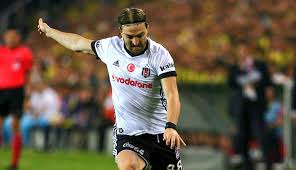 İddialara göre kendisine takım arayan tecrübeli futbolcu, fatih terim'le temasa geçti ve 'galatasaray'a gelebilirim' dedi. Caner Erkin Galatasaray Ile Buyuk Oranda Anlasti Orta Cizgi Besiktas Haberleri Besiktas Transfer Haberleri