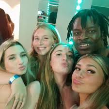 work hard. stay humble. talk less. avoid drama. dress well. chase dreams.