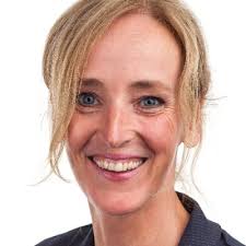 Het directieteam wint voor het eerst in de geschiedenis het jaarlijkse  volleybaltoernooi van ROC Midden Nederland en mag daar het hele jaar van  genieten. Na een bloedstollende halve finale en een… |