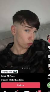 Hello everyone, I'm just looking for a gentleman to spend quality time  with. See where it goes from there.