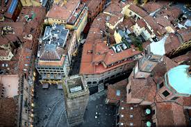 Although it is well known by italians, it is less so among foreign visitors. Bologna Historiker Crossing Boundaries