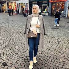 Neutral Hijab How To Wear Colorful Hijab In Winter Just Trendy Girls Street Hijab Fashion Hijab Fashion Hijab Fashionista
