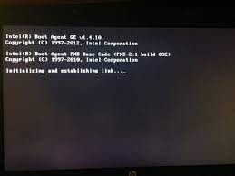 Laptop Beim Hochfahren Schwarz Mit Englischem Text Computer Pc Technik