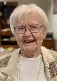 Ida Lowe's Instagram, Twitter & Facebook