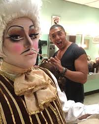 FELIZ DÍA MUNDIAL DEL TEATRO!!! 🎭 Que feliz soy gracias a ti! El teatro me  hizo encontrarle sentido a mi vida cuando ni yo mismo creía en mi. Serás  siempre mi gran