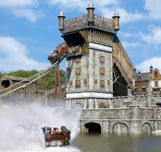 Dans le cas du hollandais volant , il pourrait s'agir des exploits d'un capitaine hollandais au cours du xvii e siècle nommé bernard (ou barend) fokke. Gewinne 4x2 Efteling Tickets Freikartenfreitag