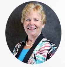 Kay Clawson's Instagram, Twitter & Facebook