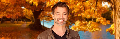 Perdiamo capelli durante tutto l'arco dell'anno , per il naturale ricambio fisiologico, ma ce ne rendiamo conto di più in autunno quando il . La Caduta Dei Capelli In Autunno Efficaci Soluzioni A Questo Problema