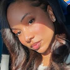 Danielle Sealey (@SealeyDanielle)