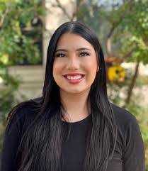 Sara Levens's Instagram, Twitter & Facebook