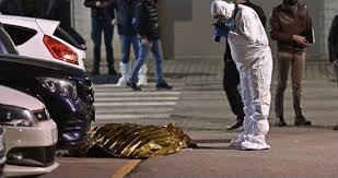 Ieri intorno alle 12 due malviventi sono entrati nella gioielleria moscardini di via rometta, dove e' durata solo pochi minuti la rapina che ieri mattina ha visto protagonista la gioielleria moscardini di via. 5fbrtfbe09gktm